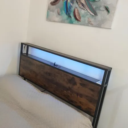 With Charm For 1 Or 2 People - Luna Apartment *