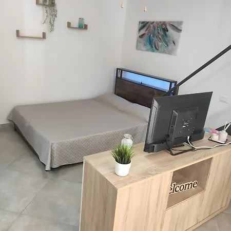 With Charm For 1 Or 2 People - Luna Apartment
